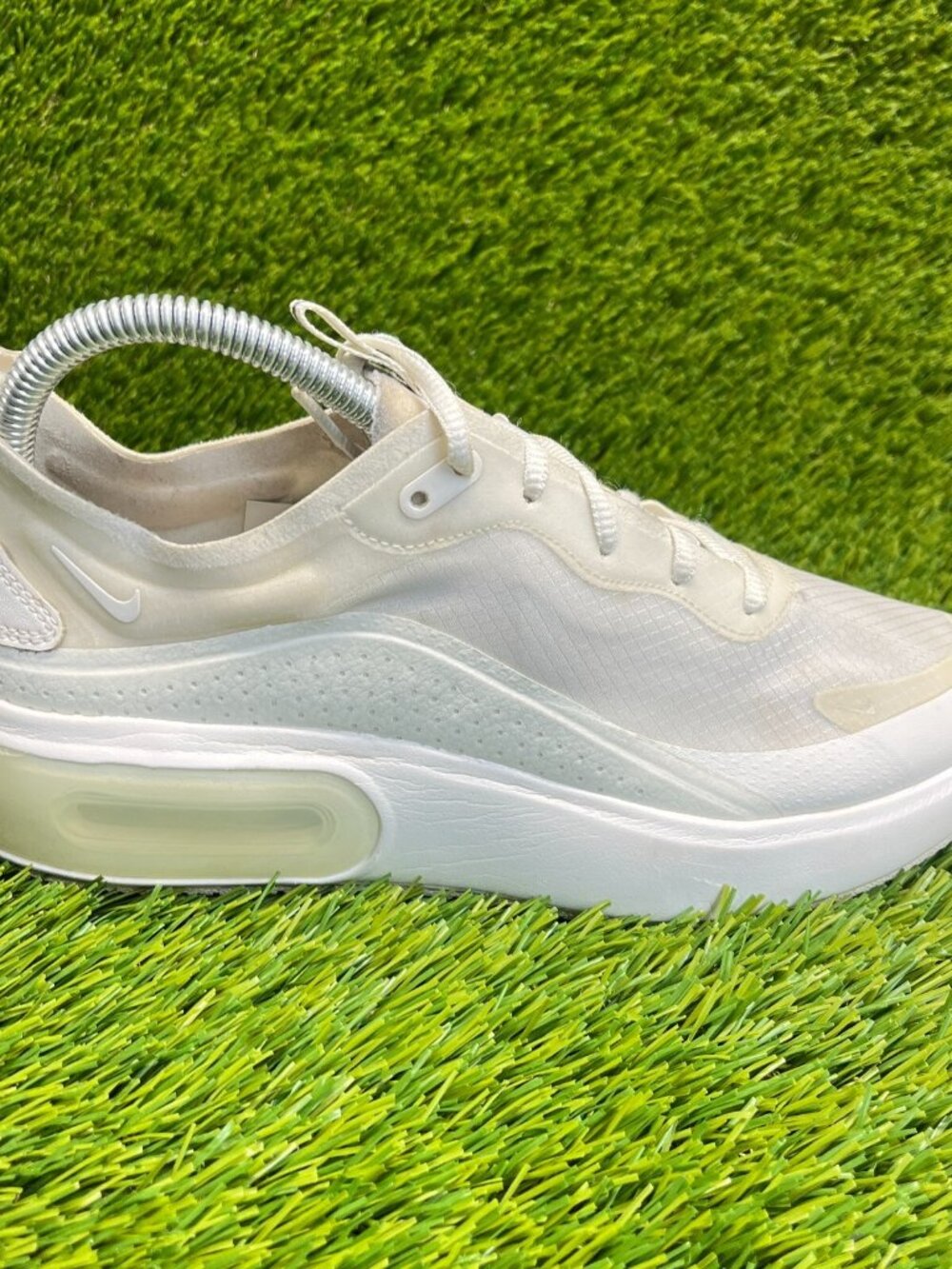Nike Women's Cream/White Low-Profile Air-Cushioned Sneakers
